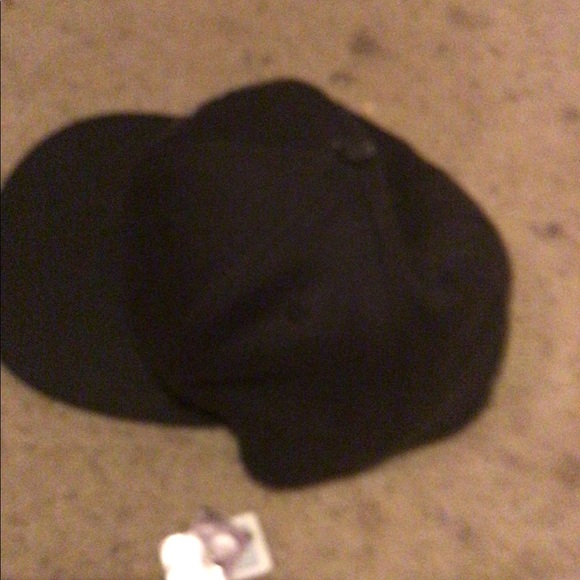 NWOT captain Morgan fitted hat - Picture 3 of 5